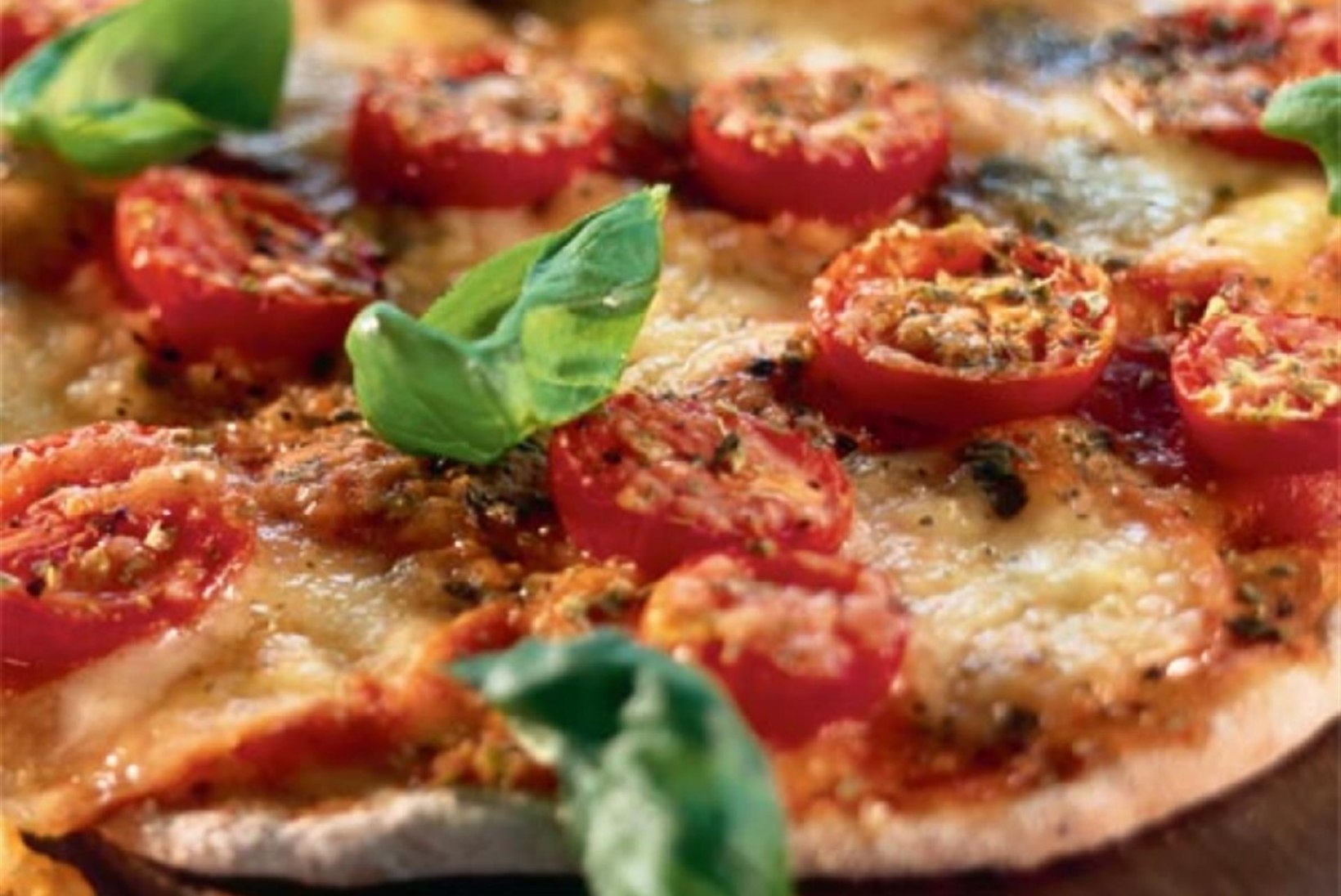 HEAD PITSA SÜNNIPÄEVA! Täna 131 aastat tagasi sündis esimene kaasaegne pitsa – kuninganna Margherita auks