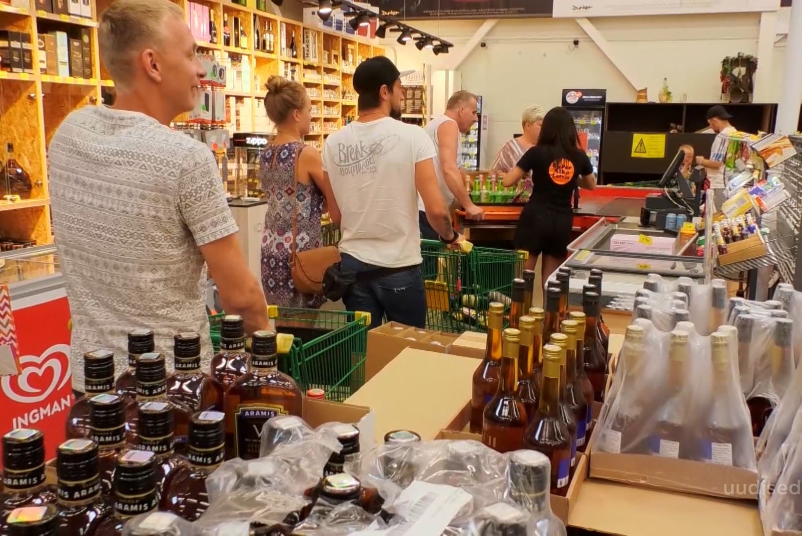 TV3 VIDEO | Eestlaste nõudlus Läti odava alkoholi järele pole raugenud