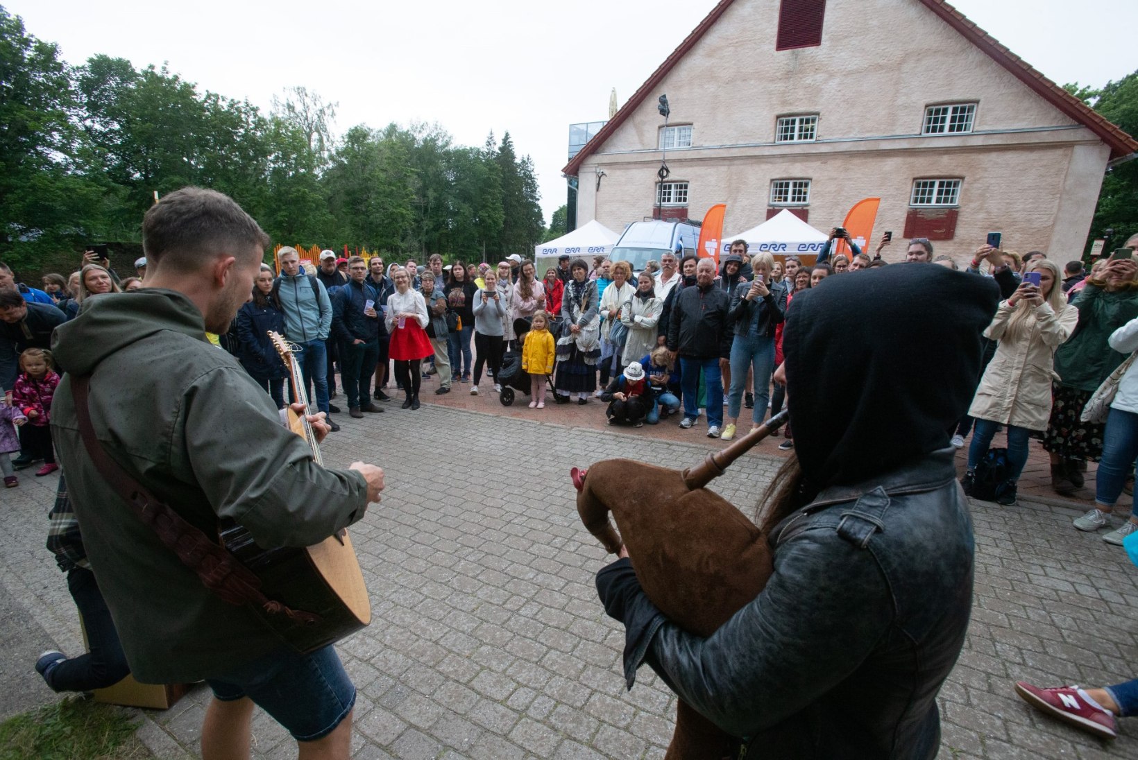 GALERII | Viljandis peetakse folgi asemel kontserdipäevi: kui öeldi, et sel aastal folki üldse polegi, siis mõtlesin küll, et on jama!
