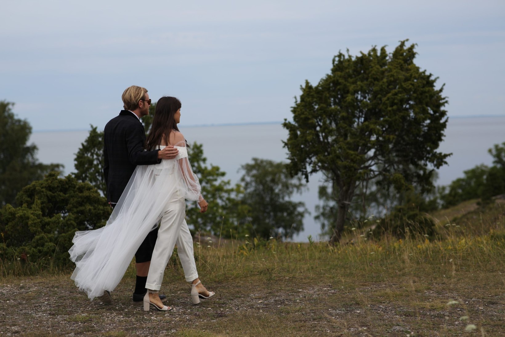 FOTOD | PULM NAGU KOLMEPÄEVANE FESTIVAL! Trummar Kaspar Kalluste abiellus: isa keelas oma pulmas pillimängimise ära