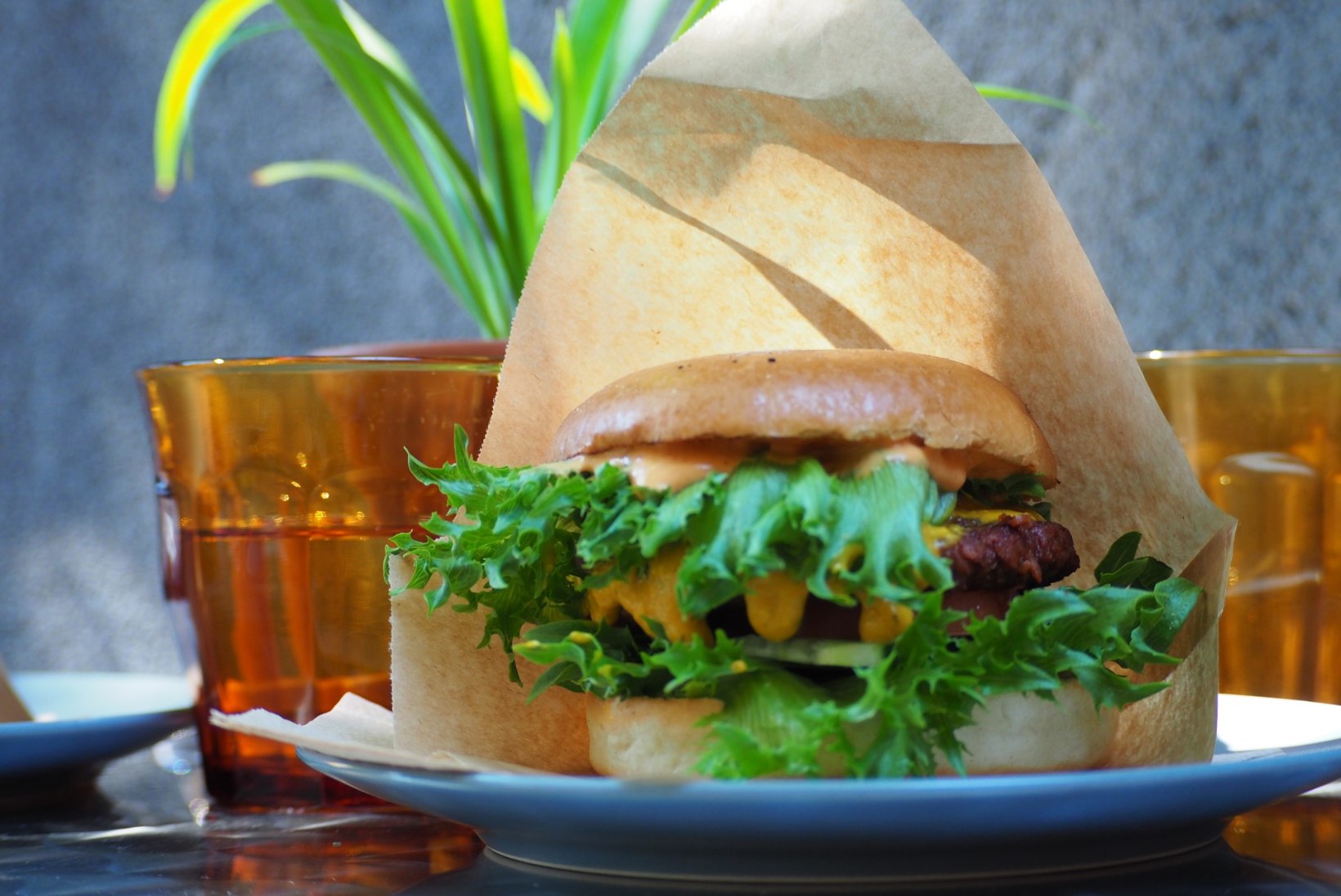 ISEGI LIHALEMB SÖÖKS! 8 veganiburgerit Tallinnas, mida võiksid kindlasti proovida