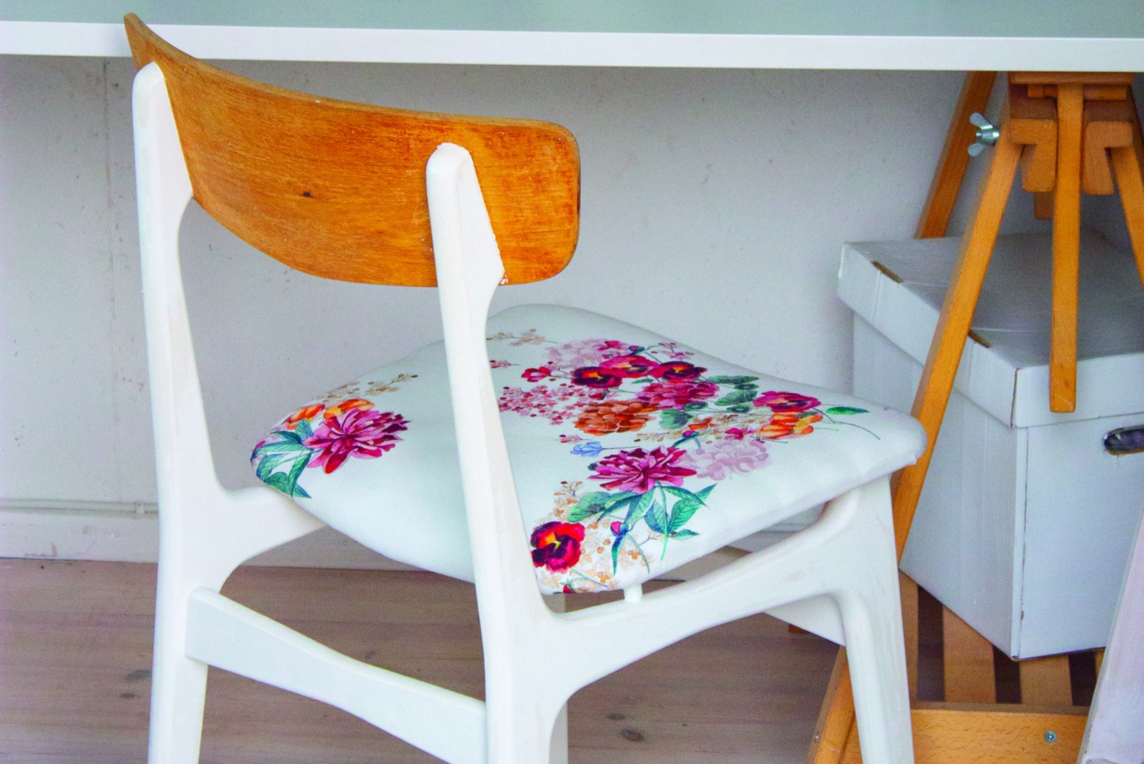 Vana tool saab värske välimuse: värvi üle ja vaheta poroloon!