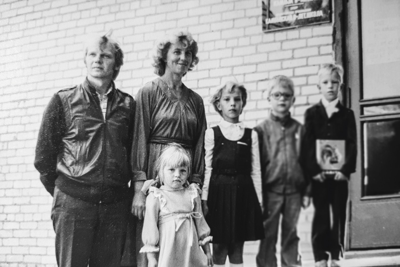 ÜHE PILDI LUGU | 38 aastat tagasi: kuidas algas kümnelapselise pere laste koolitee?