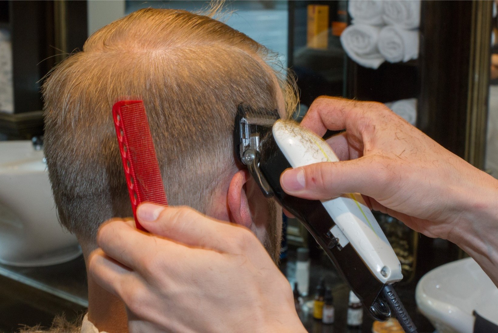Tippspordist loobunud 22aastane kahevõistleja hakkas juuksuriks