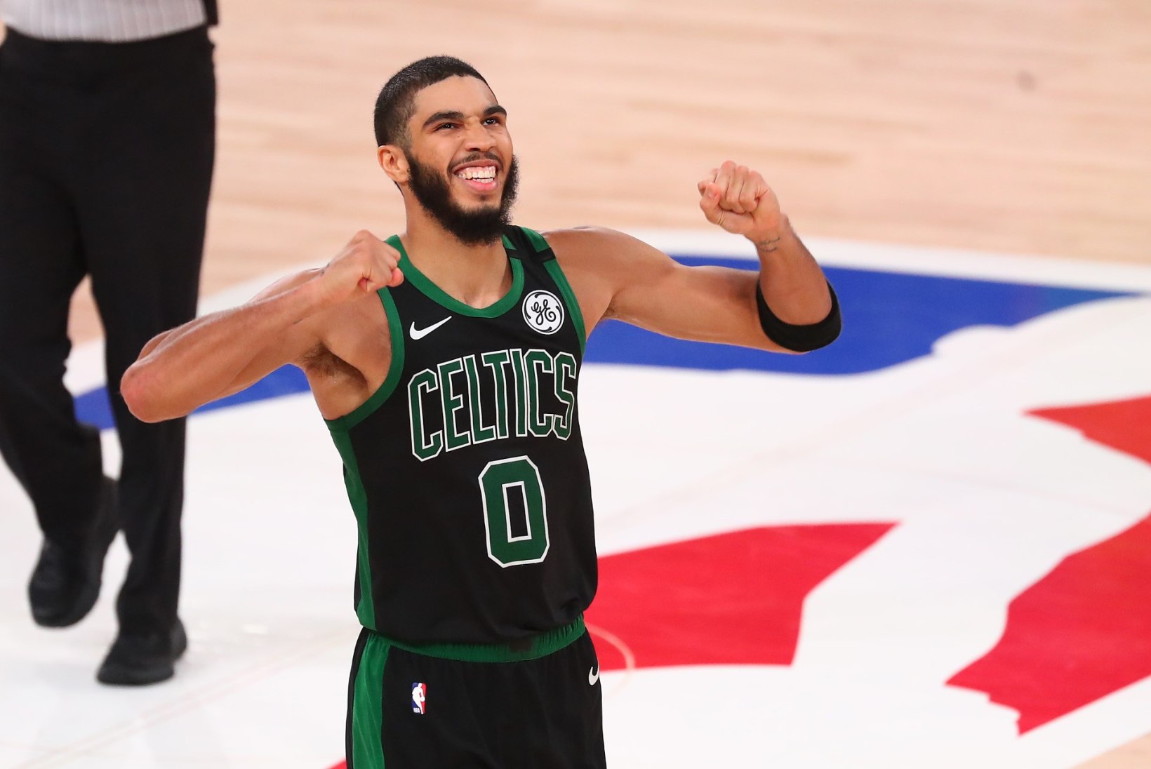 VIDEO | Celtics alistas otsustavas lahingus tiitlikaitsja ning pääses finaali