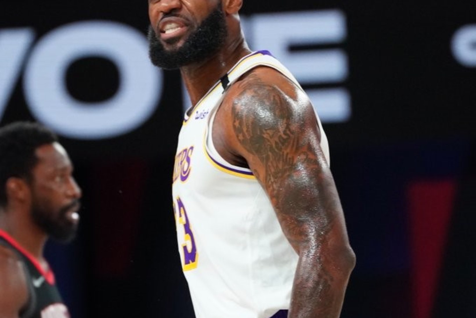 LeBron James vedas Lakersi läänekonverentsi finaali