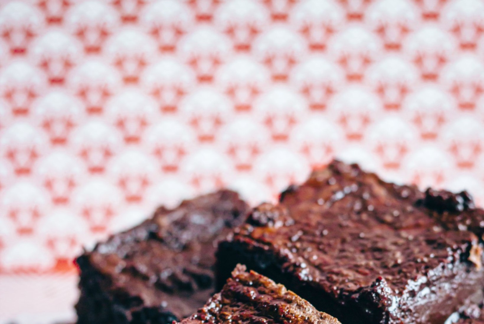 HÕRK KÕRVITS KÖÖGIS | Pontšikud, hautis ja šokolaadine kook hooaja lemmikuga 