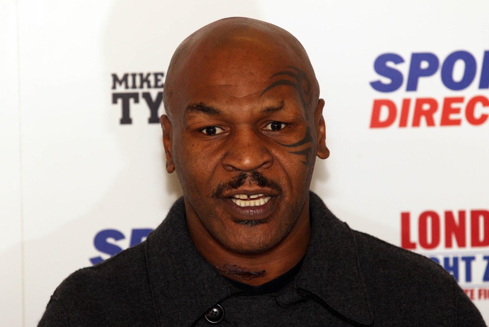 VIDEO | Karm: Mike Tyson rebis peaaegu treenerilt pea otsast