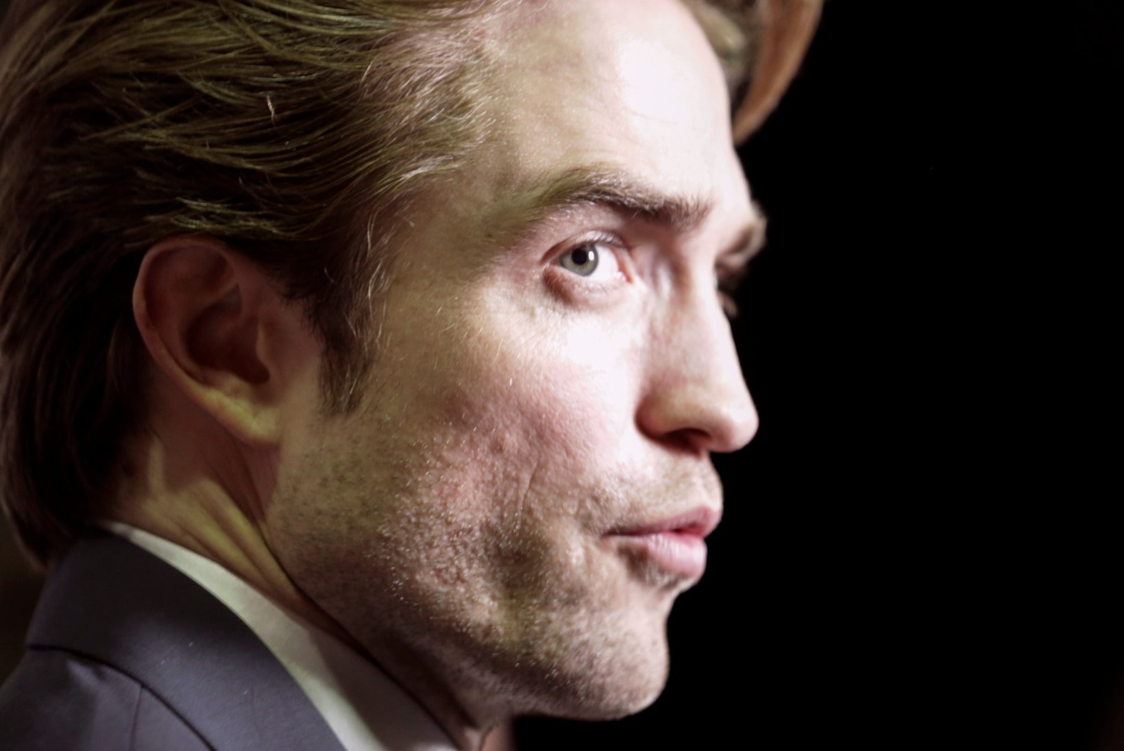 Robert Pattinsonil diagnoositi Covid, uue Batmani-filmi võtted katkesid