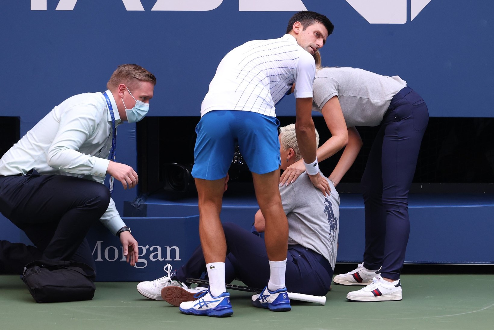 VIDEO | Draama US Openil: palliga kohtunikku löönud Djokovic diskvalifitseeriti!
