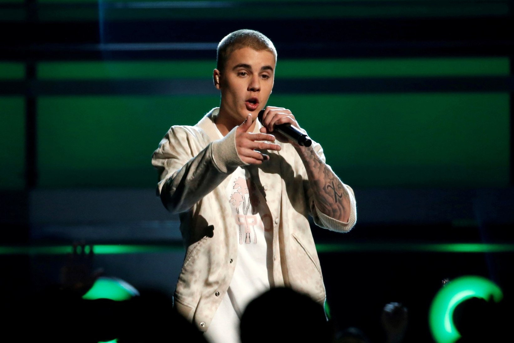 UUS KUTSUMUS: Justin Bieber tahab saada skandaalse hiidkiriku hingekarjaseks