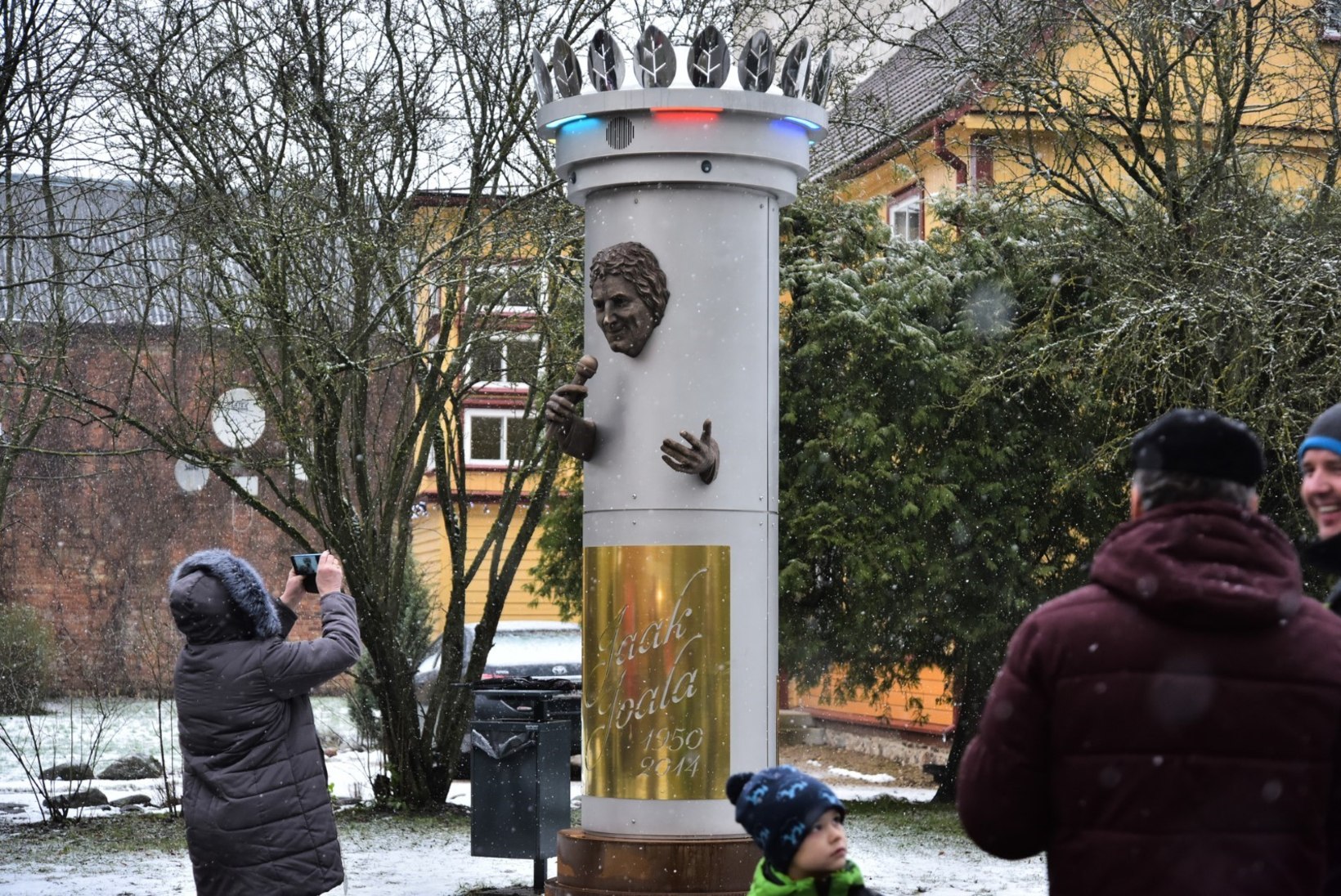 Olavi Pihlamägi Joala monumendist: diskovalgusega kaunistatud post oli kõige viimane, mida tahtnuks näha