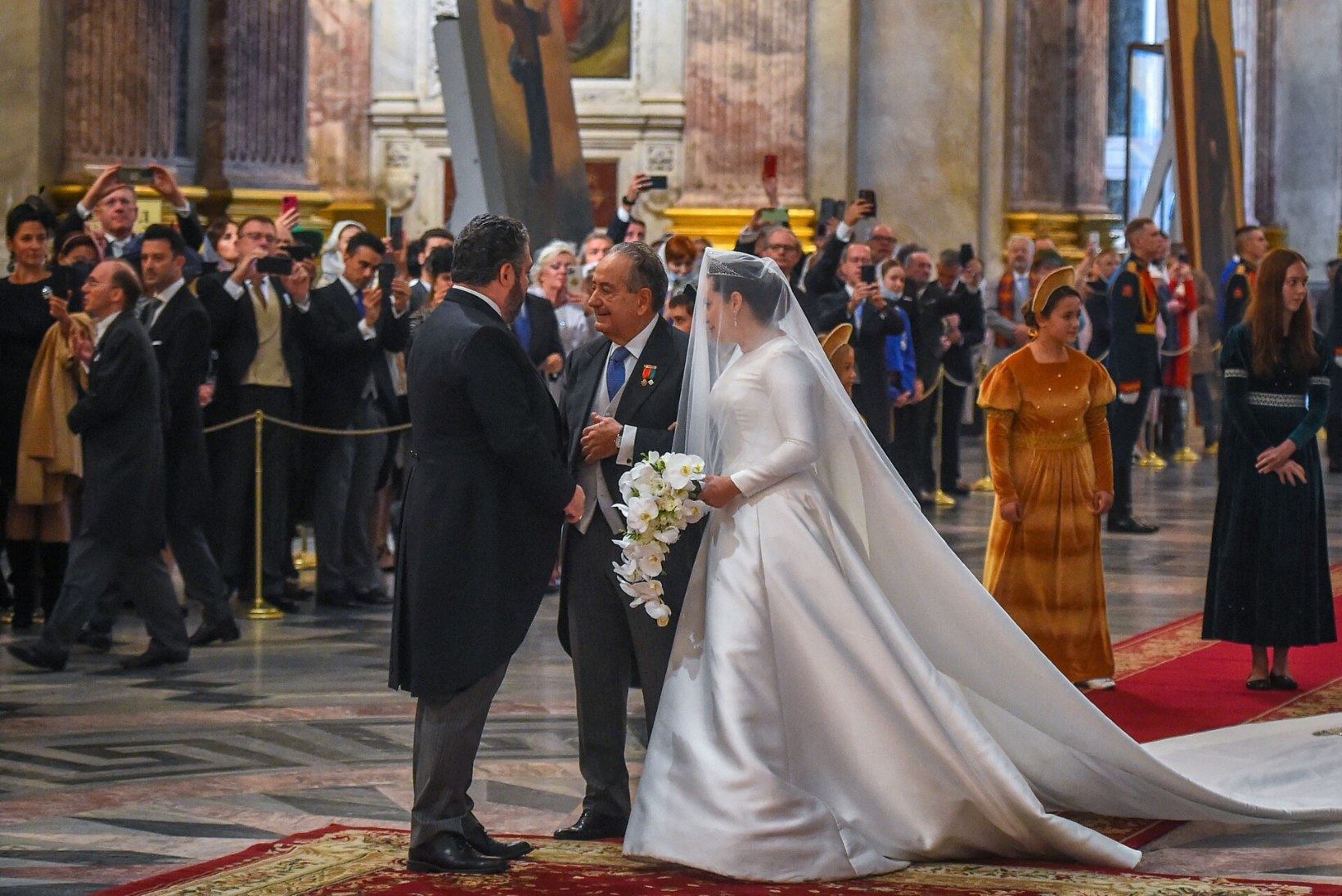 FOTOD JA VIDEO | Esimene kuninglik pulm üle saja aasta! Venemaa suurvürst võttis naise