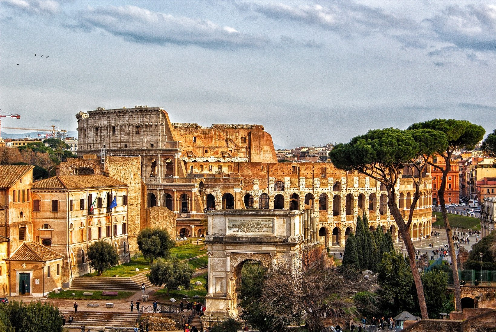 MAMMA MIA! Alati kütkestav Rooma või „paha poiss“ Napoli – kummas veeta linnapuhkus?