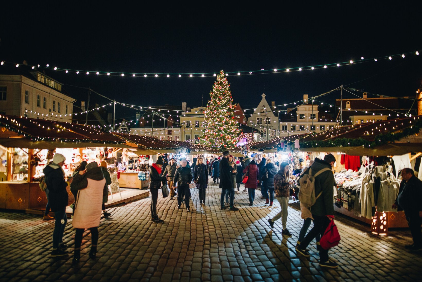 KES ON OLNUD PAHA LAPS? Kas jõulutaat ikka tuleb Tallinna jõuluturule? 