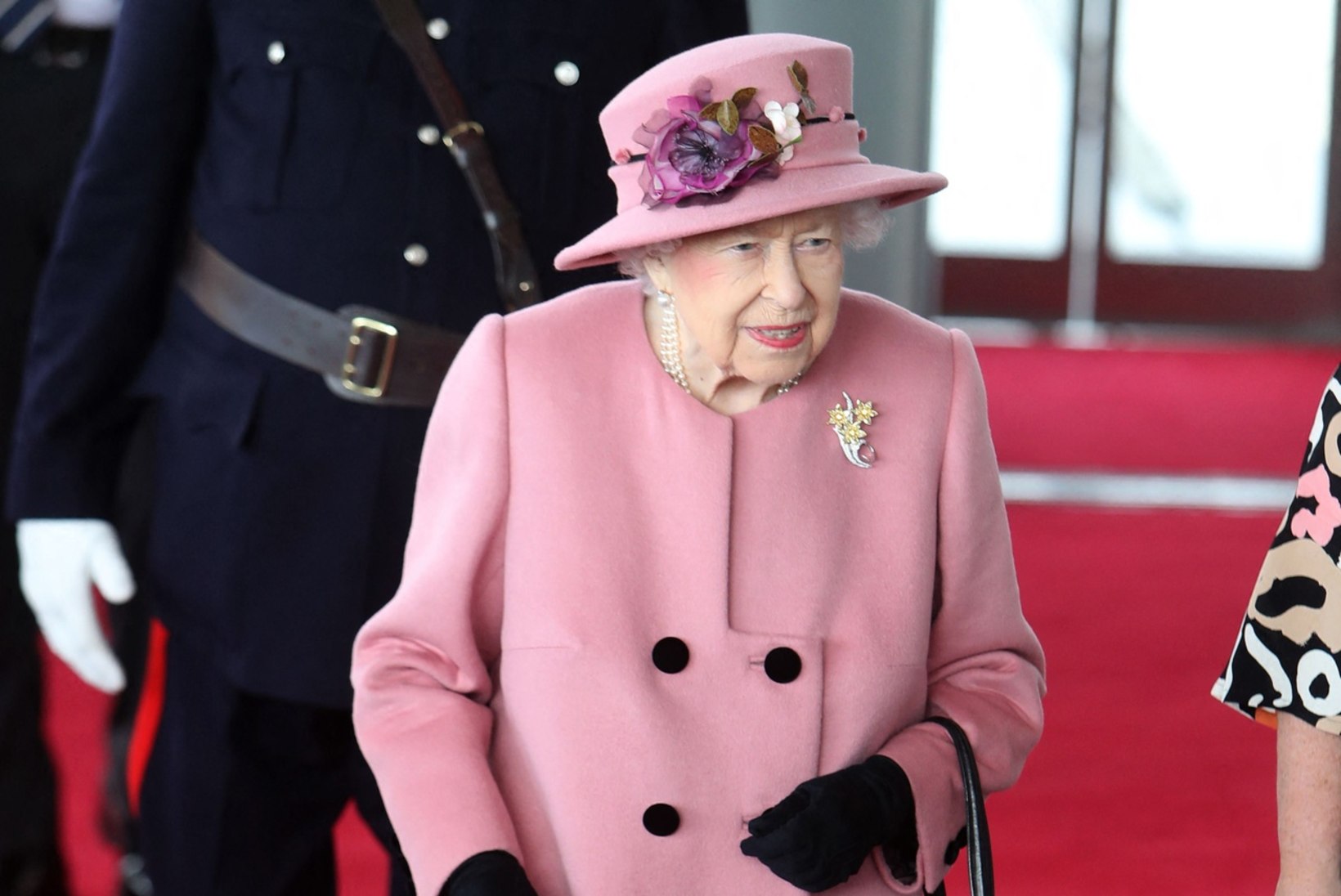 MURE MONARHI TERVISE PÄRAST: Elizabeth II pidi loobuma tööreisist Põhja-Iirimaale