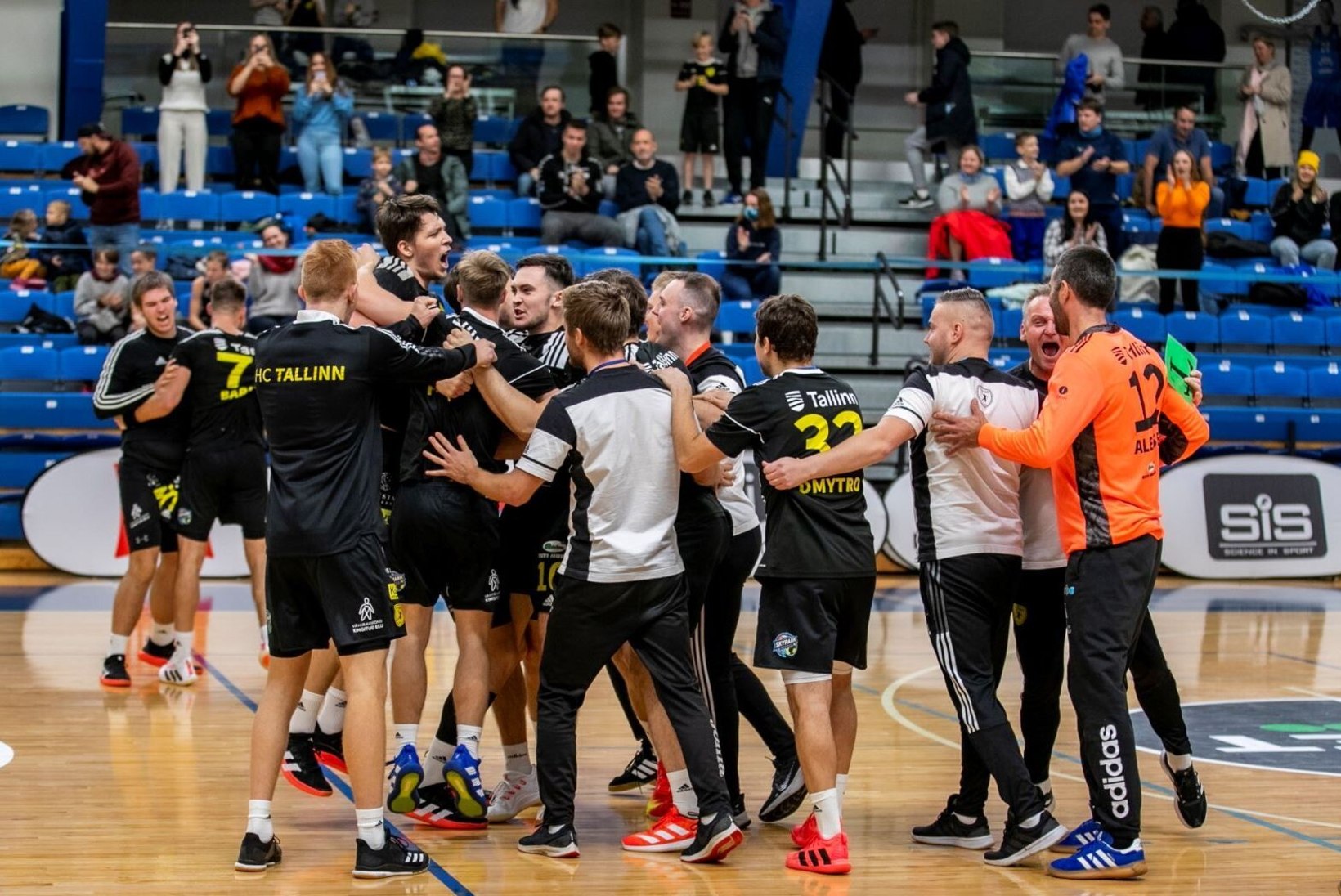 KODUSEINAD AITAVAD: Eesti käsipalliklubid pöörasid Leedus saadud kaotused edasipääsuks
