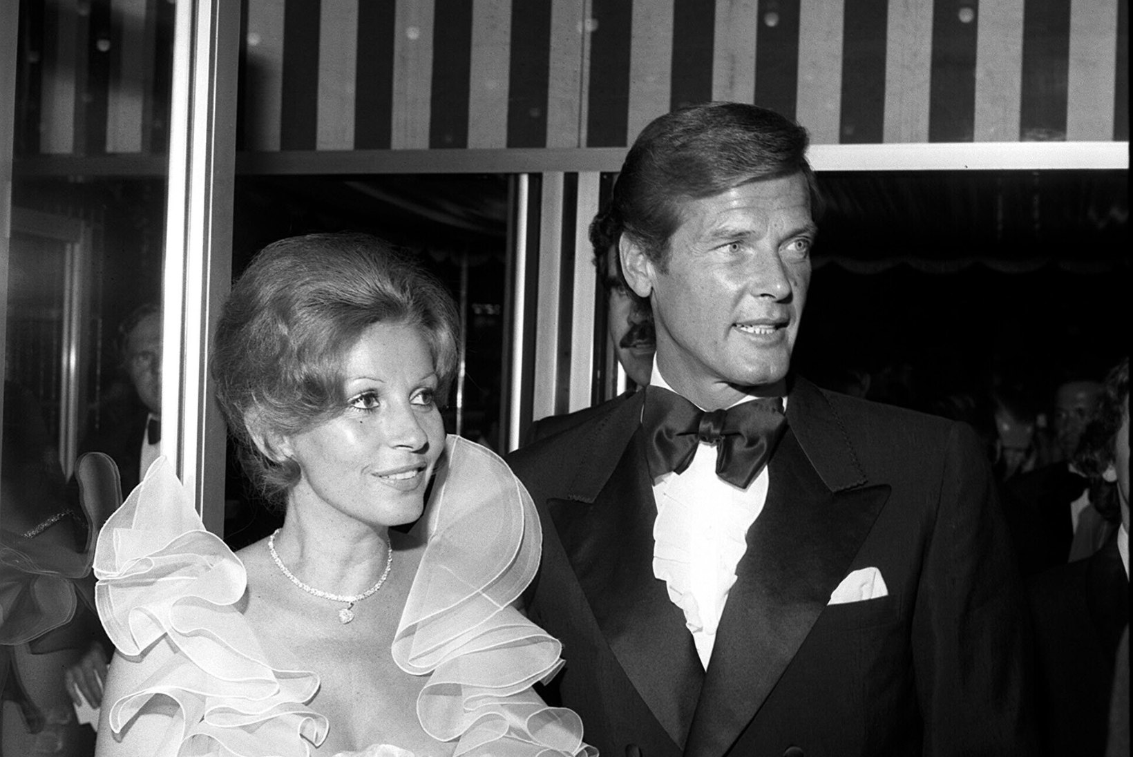 Suri Roger Moore’i kolmas naine, kelle Bondi-täht oli eriti alatult hüljanud