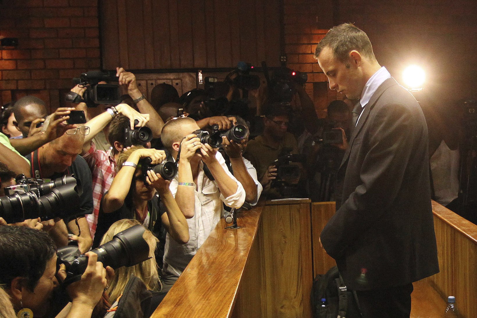 VÕIGAS VERETÖÖ: Oscar Pistoriuse ohvri ema on mõrtsuksportlasele andestanud