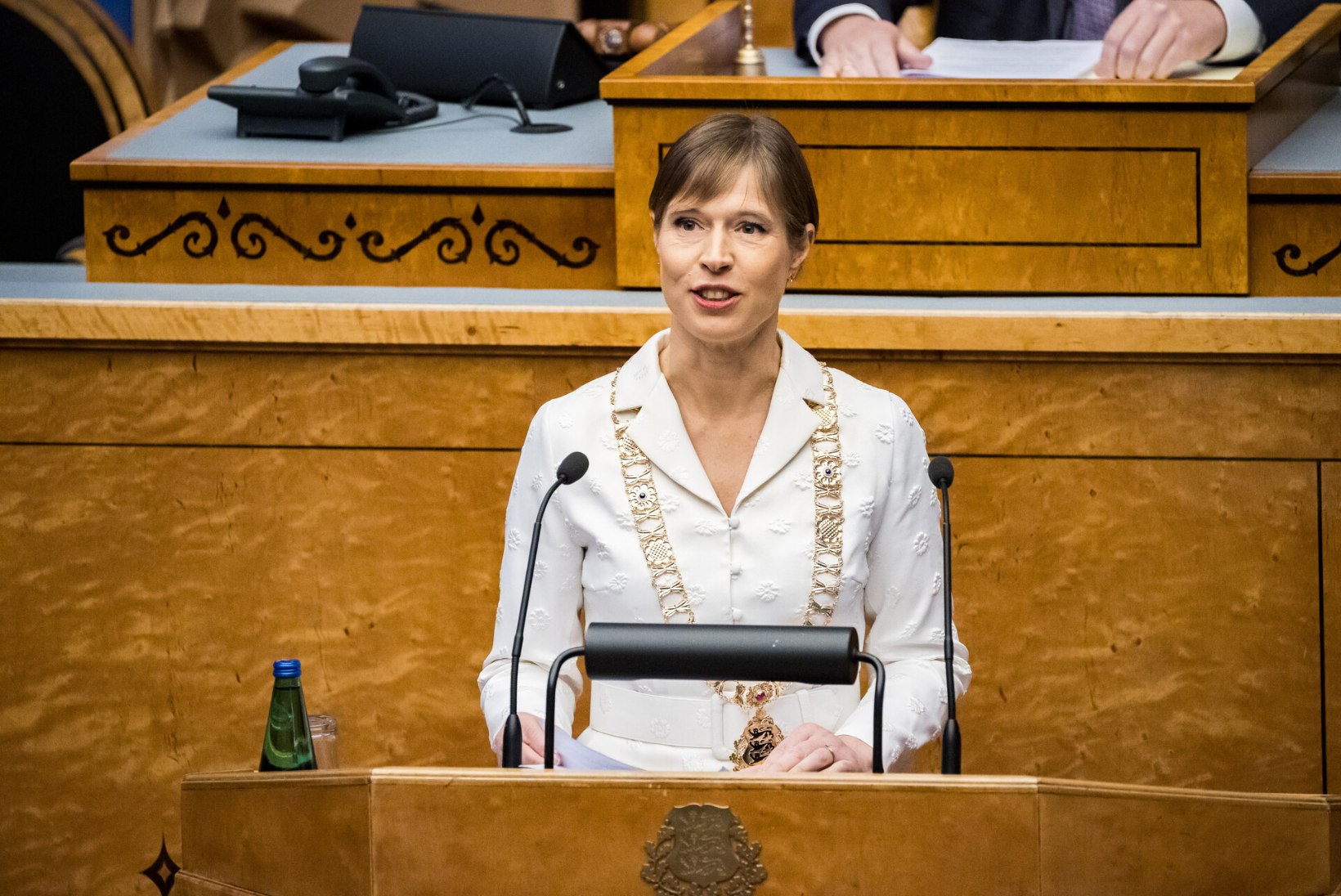 Lastekaitse Liit annab president Kersti Kaljulaidile üle aumärgi