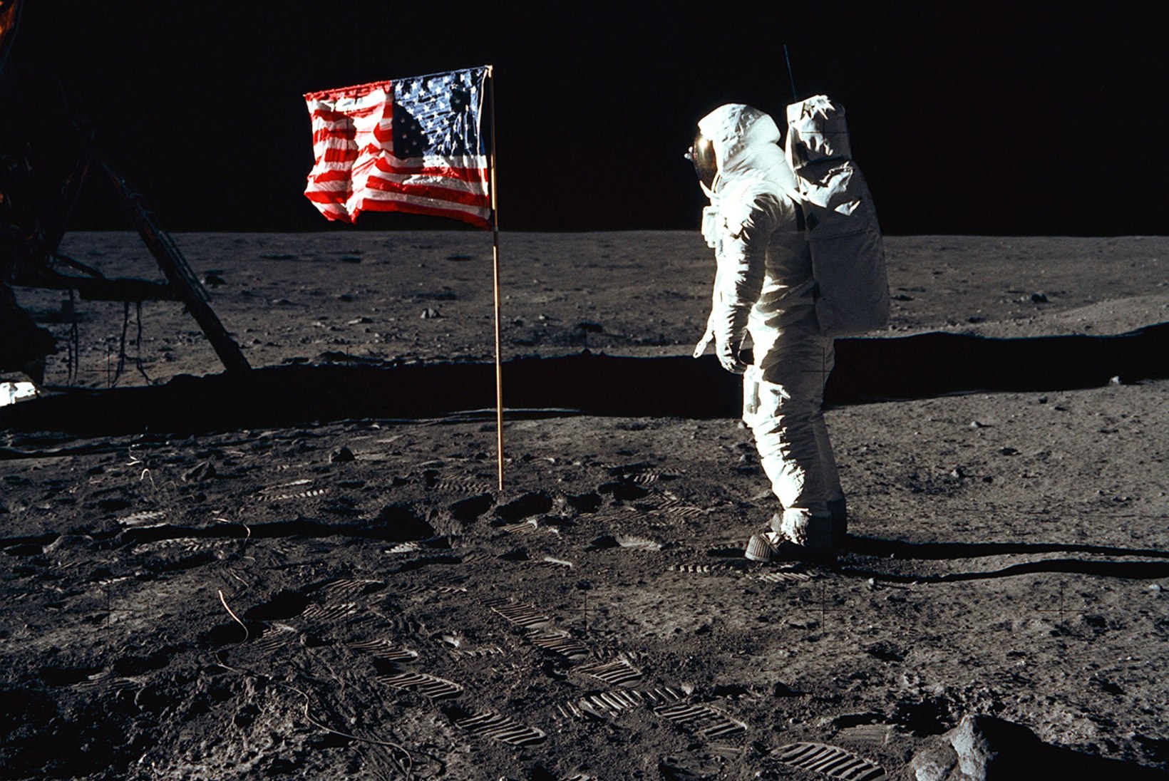 „IGOR VOLKE X-TOIMIKUD“ | Kas Neil Armstrong tõesti kohtus oma Kuu-missioonil tulnukatega?