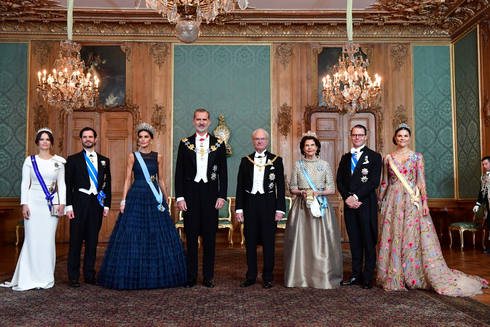 Rootsi kroonprintsess Victoria kandis rabavalt kaunist kleiti