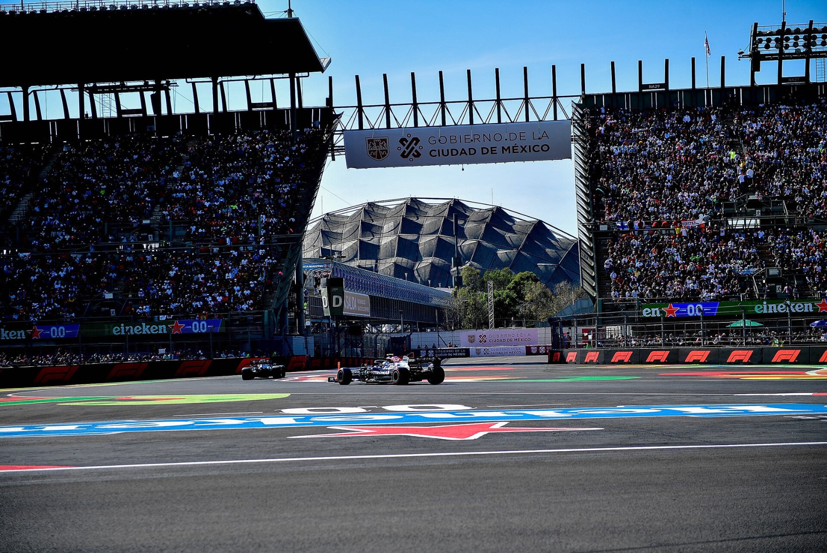 BLOGI | Verstappen võitis maruigava võidukihutamise, Perez pakkus kolmanda kohaga mehhiklastele lusti