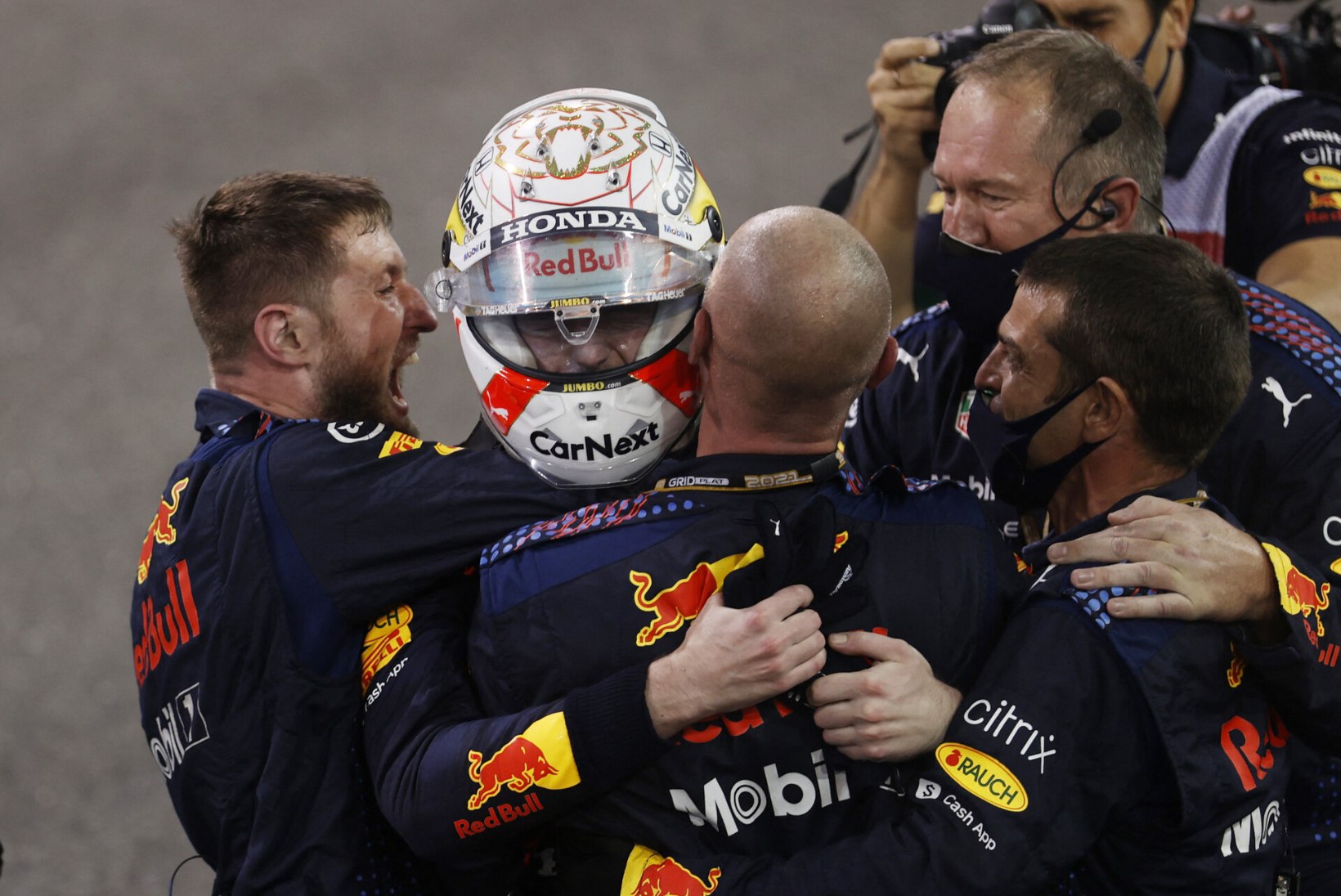 Mercedese protestid lükati tagasi, Max Verstappen on maailmameister!