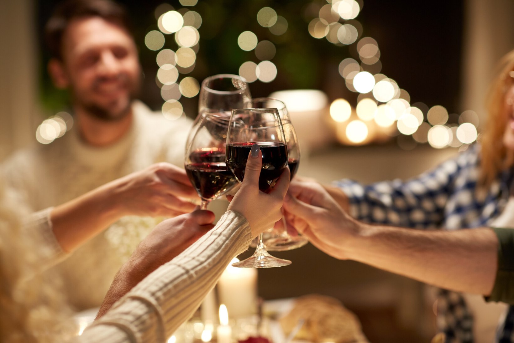 SOBIVAIMAD VEINID JÕULUDEKS | Tahad taskukohast, kvaliteetset ja erinevate jõulupraadidega sobivat veini? Jagame soovitusi igale eelarvele!