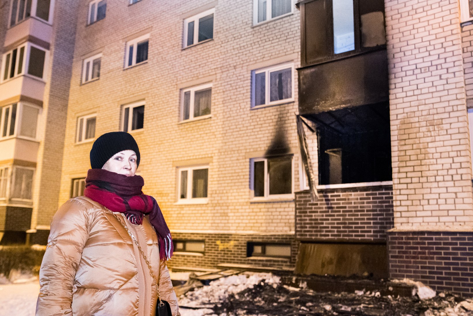 Narvas põlenud kortermaja elanikud: „Hukkunud naisest jäi maha kaks väikest last.“