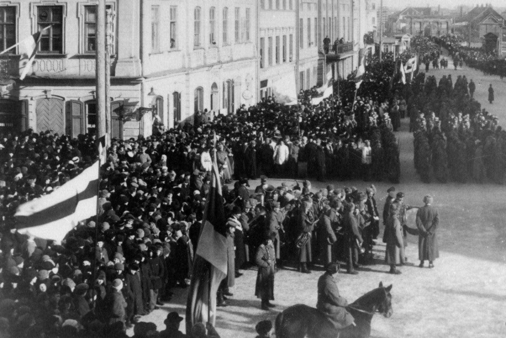 PILK MINEVIKKU | Vabariigi aastapäeva tähistamine Eesti kodudes 100 aastat tagasi