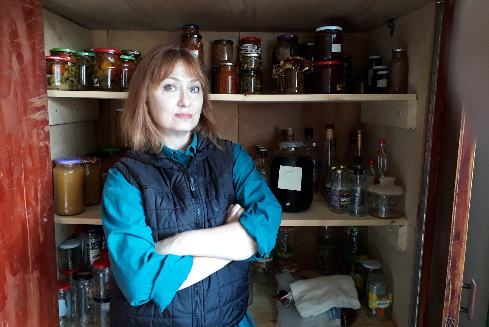 STAARI MENÜÜ | Mida peidab Carmen Mikiveri külmkapp? Ootamatule külalisele leidub sügavkülmas viinamäetigusid