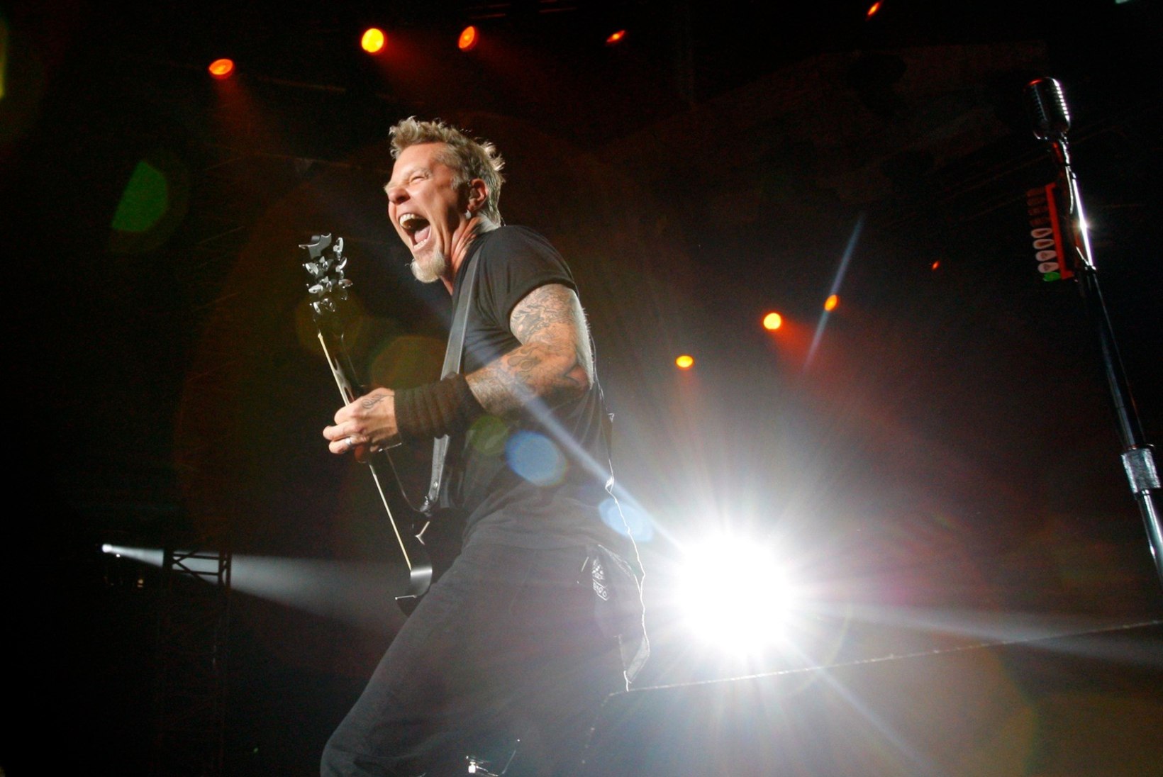 VIDEOD | Hirm autoriõiguste rikkumise ees muutis Metallica rokkiva esituse muinasjutuliseks kellukeste sümfooniaks