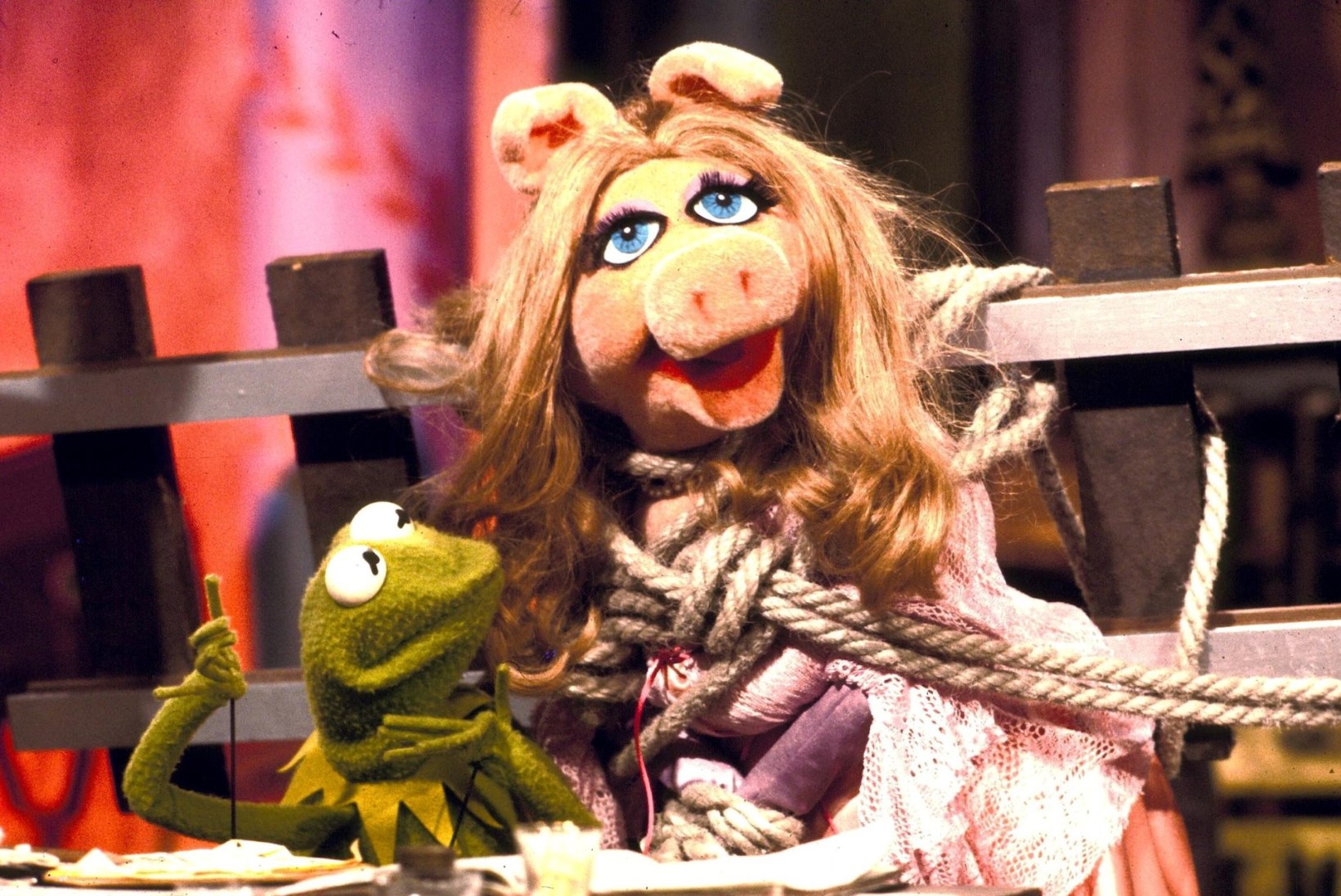 Disney varustas legendaarse „Muppet Show'“ hoiatustega
