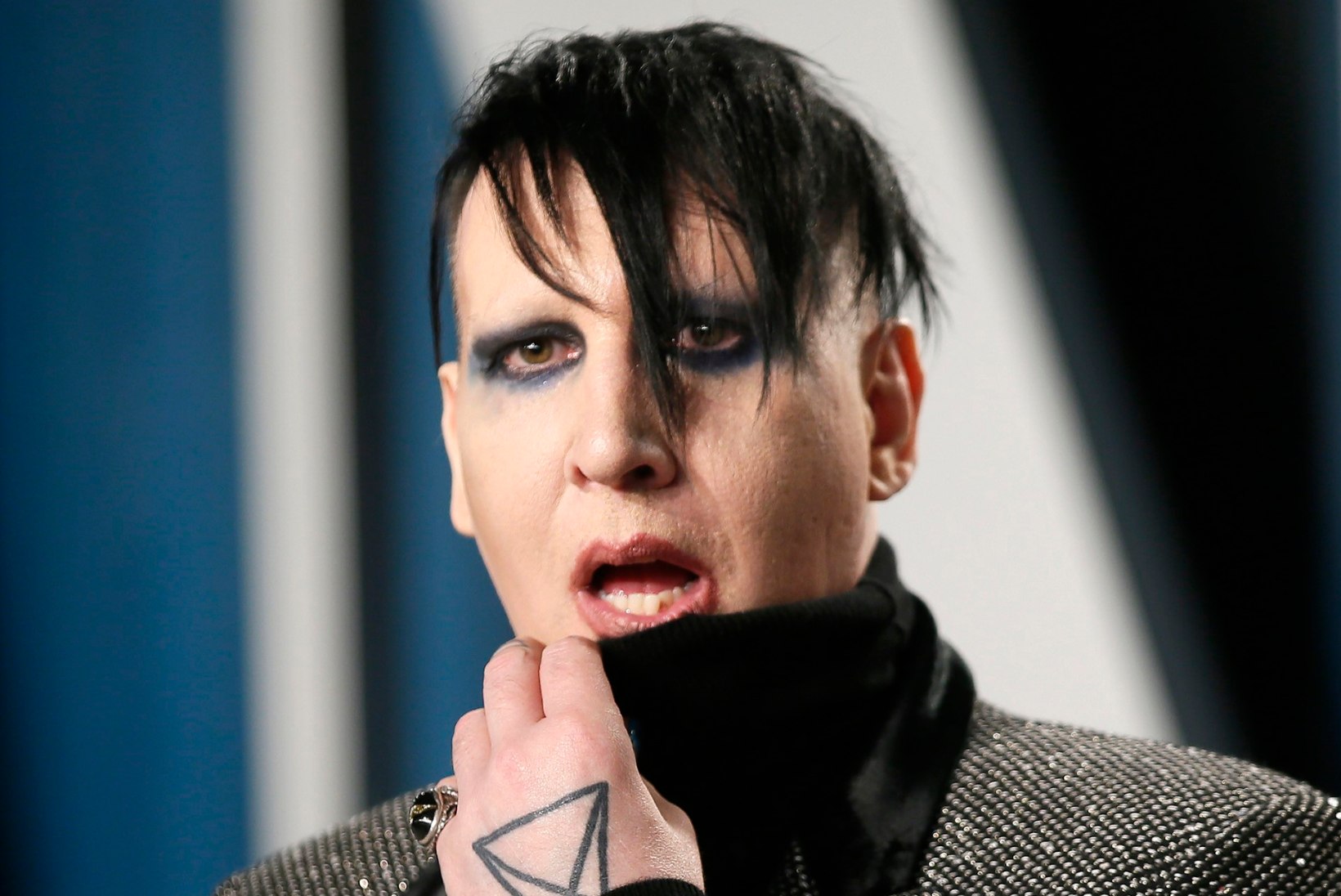 Manson näitas teismelisele lauljatarile oma vägistamistuba