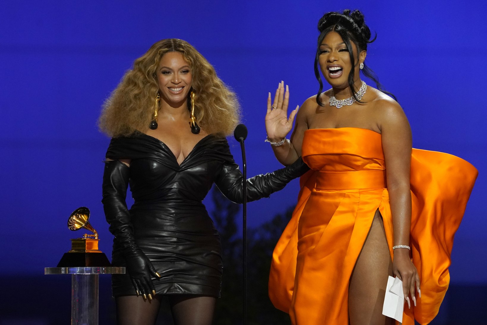 Naised teenisid Grammy-galal epohhiloovaid võite
