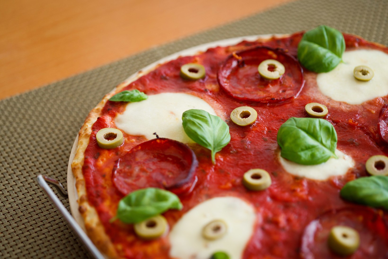 KATSE | Kui keeruline on teha pitsapõhja kodujuustust või lillkapsast? 