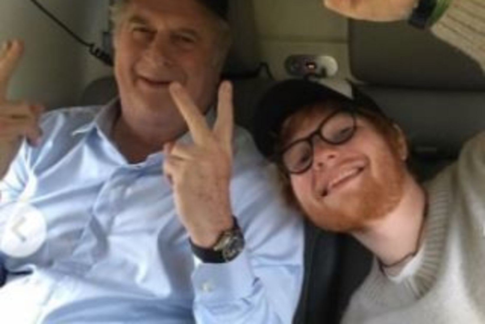 Ed Sheeran esineb oma sõbra ja isakuju matustel