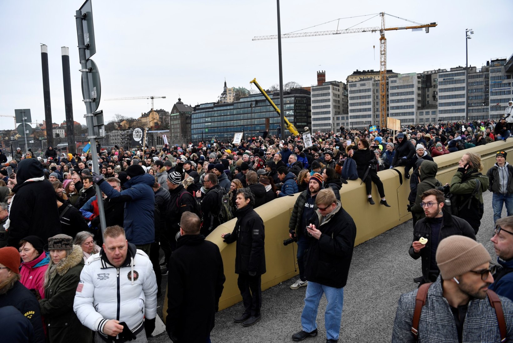 Viini ja Stockholmi tänavatel protestiti koroonaviiruse leviku takistamiseks mõeldud meetmete vastu