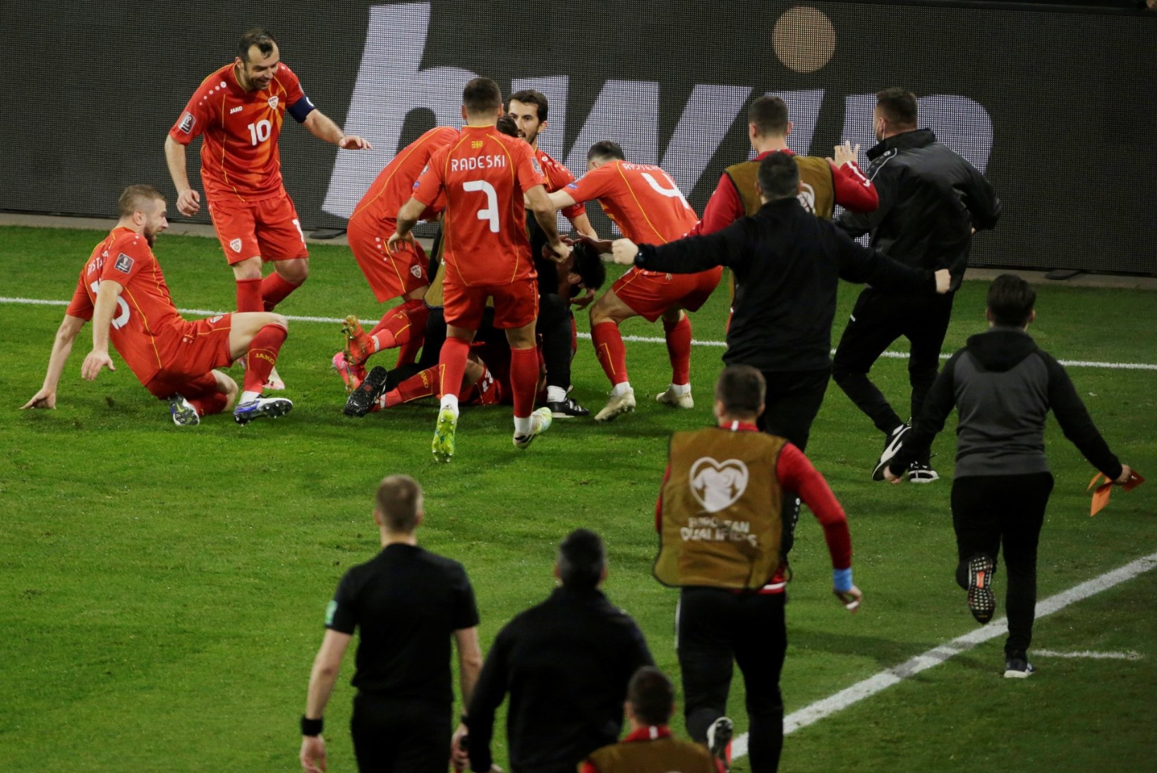 Kas Saksamaa viskab rahvuskangelase enneaegselt üle parda? „Terve jalgpallimaailm naerab meie üle!“