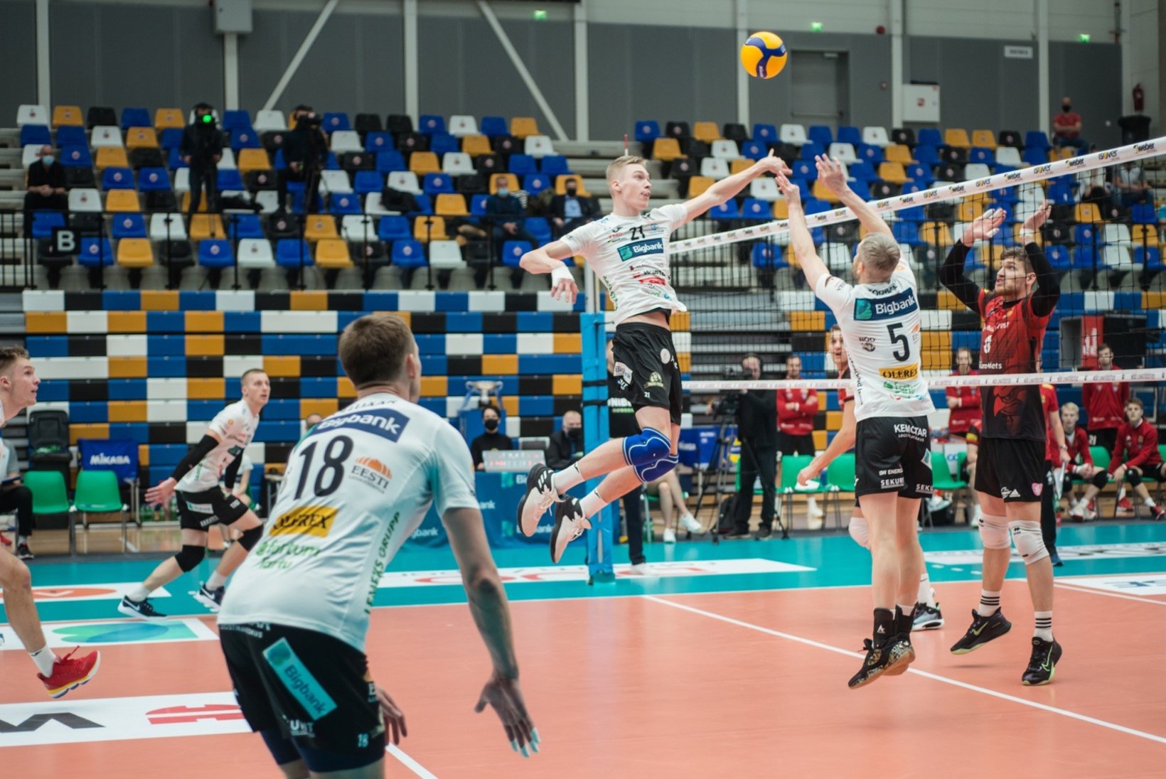 Tartu alistas otsustavas mängus Pärnu ning pääses viimasena poolfinaali