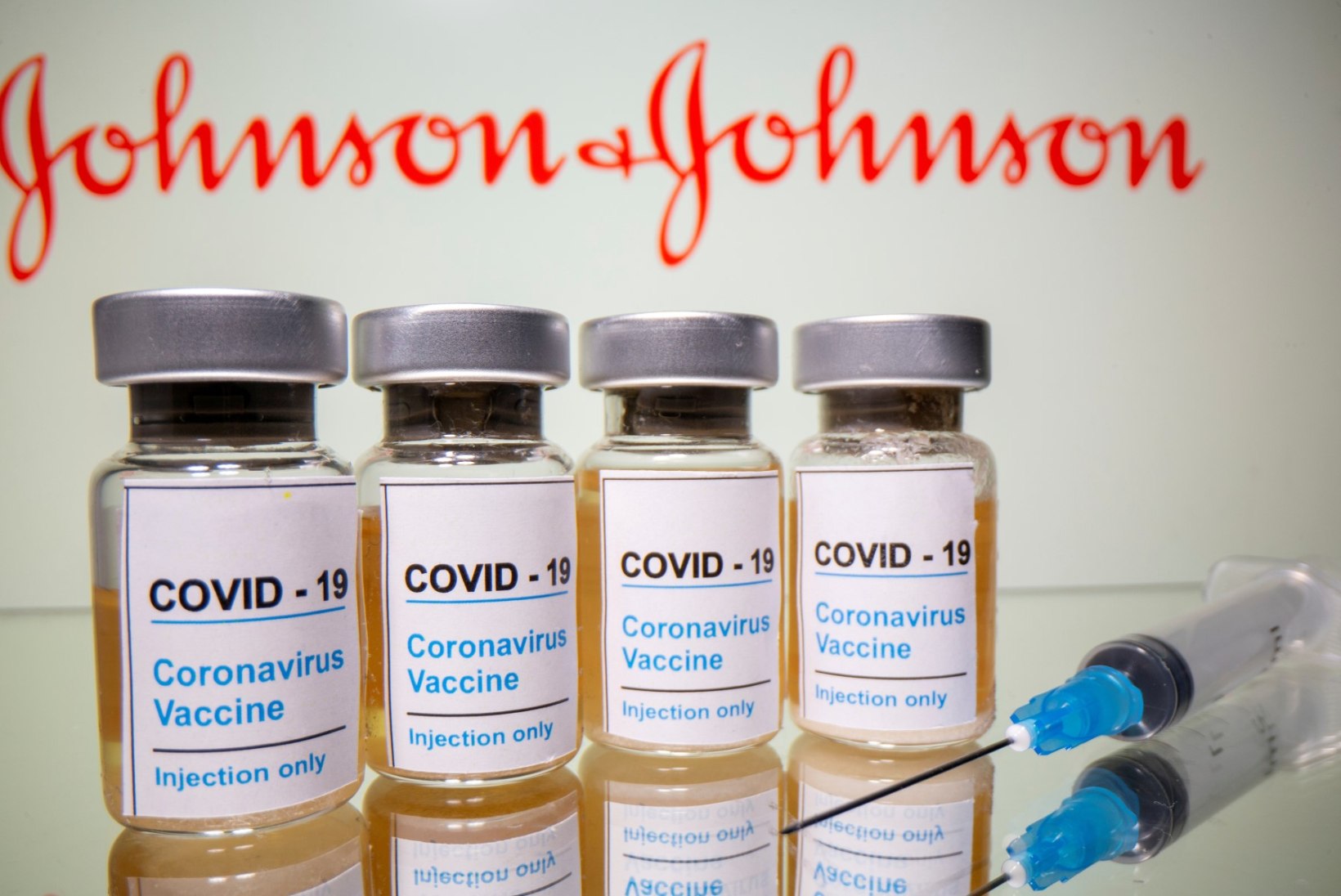 USA eksperdid soovitavad Johnson & Johnsoni vaktsiini kasutamise ajutiselt peatada