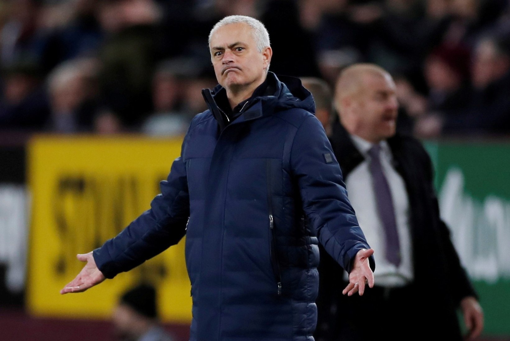 Tottenham vallandas legendaarse peatreeneri Jose Mourinho