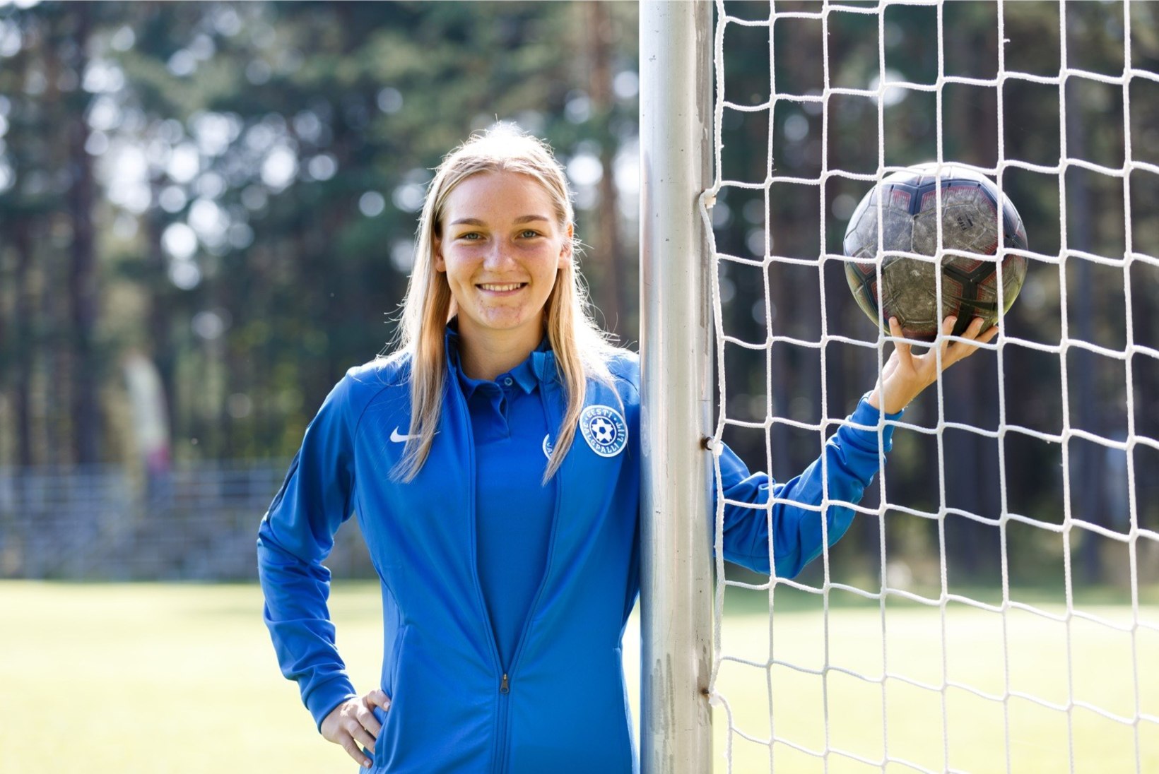 AJALOOLINE SAMM: Flora hakkab esimest korda tasustama naisjalgpallurit
