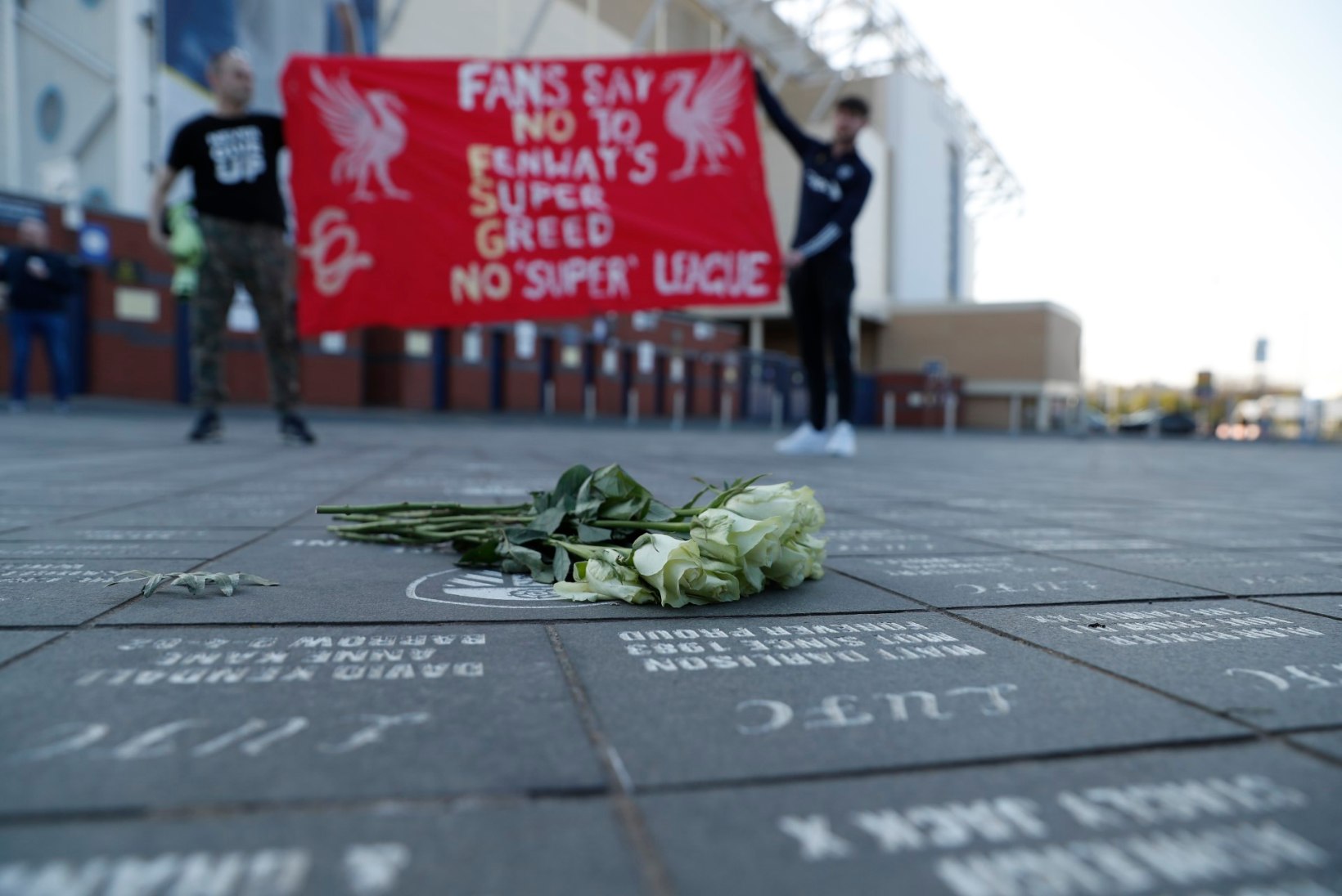 FOTOD | Jalgpallifännid kuulutasid oma lemmikklubi Superliiga tõttu surnuks
