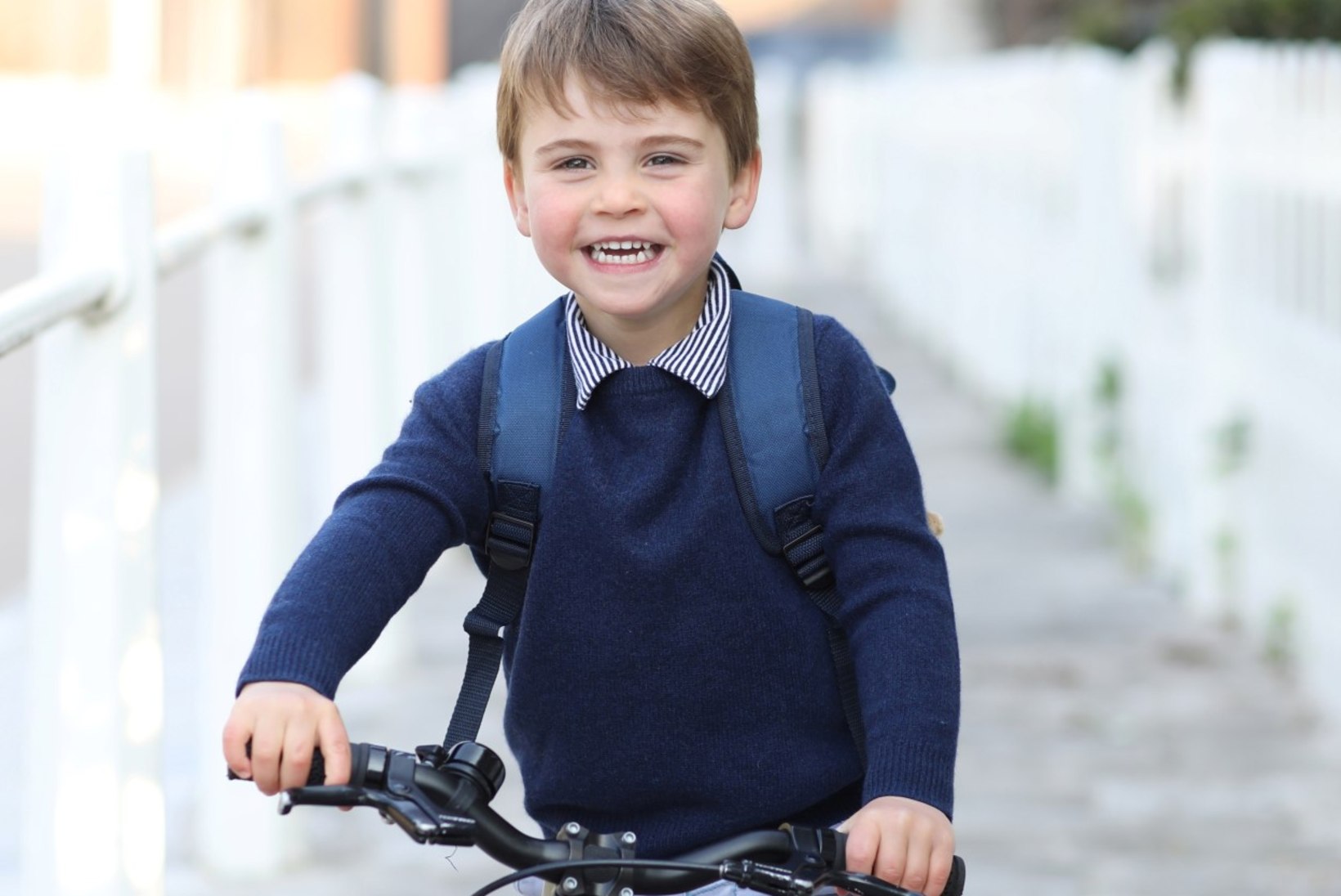 VAHVA KLÕPS: kolmeaastane prints Louis on nüüd lasteaialaps