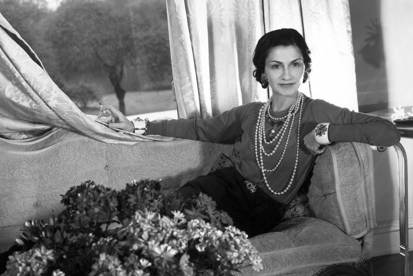 Ajaloo kuulsaima lõhnaõli loonud Coco Chanel: naine peab lõhnama nagu naine, mitte nagu lillepeenar