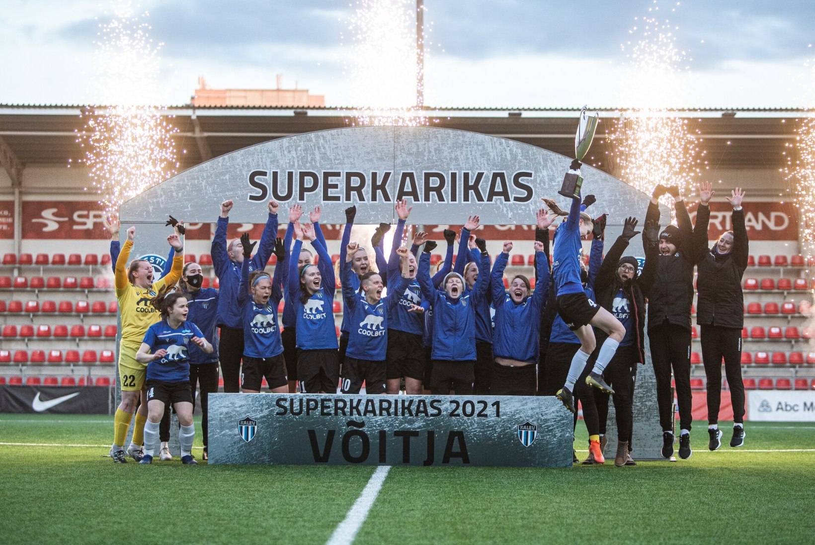 Tallinna Kalev alistas Flora ja krooniti kolmanda Eesti klubina Superkarika võitjaks