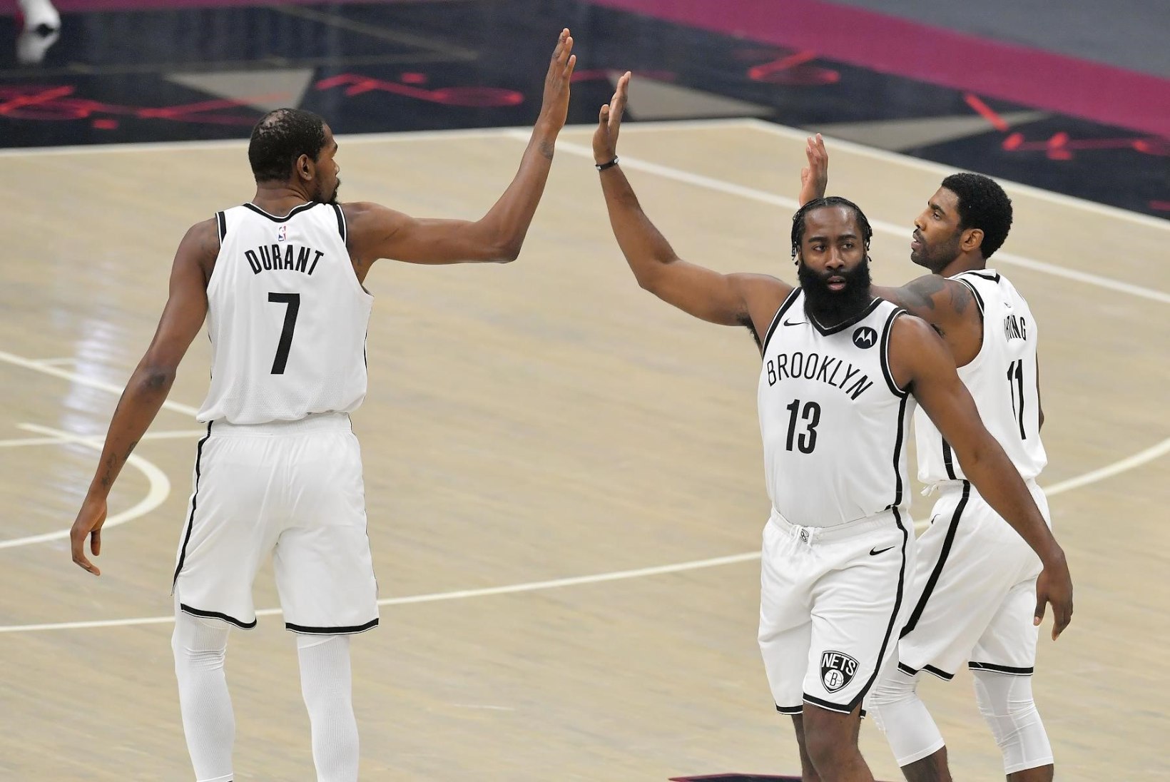 NBA suurimaks tiitlisoosikuks kerkinud Nets jätkab võidurelvastumist