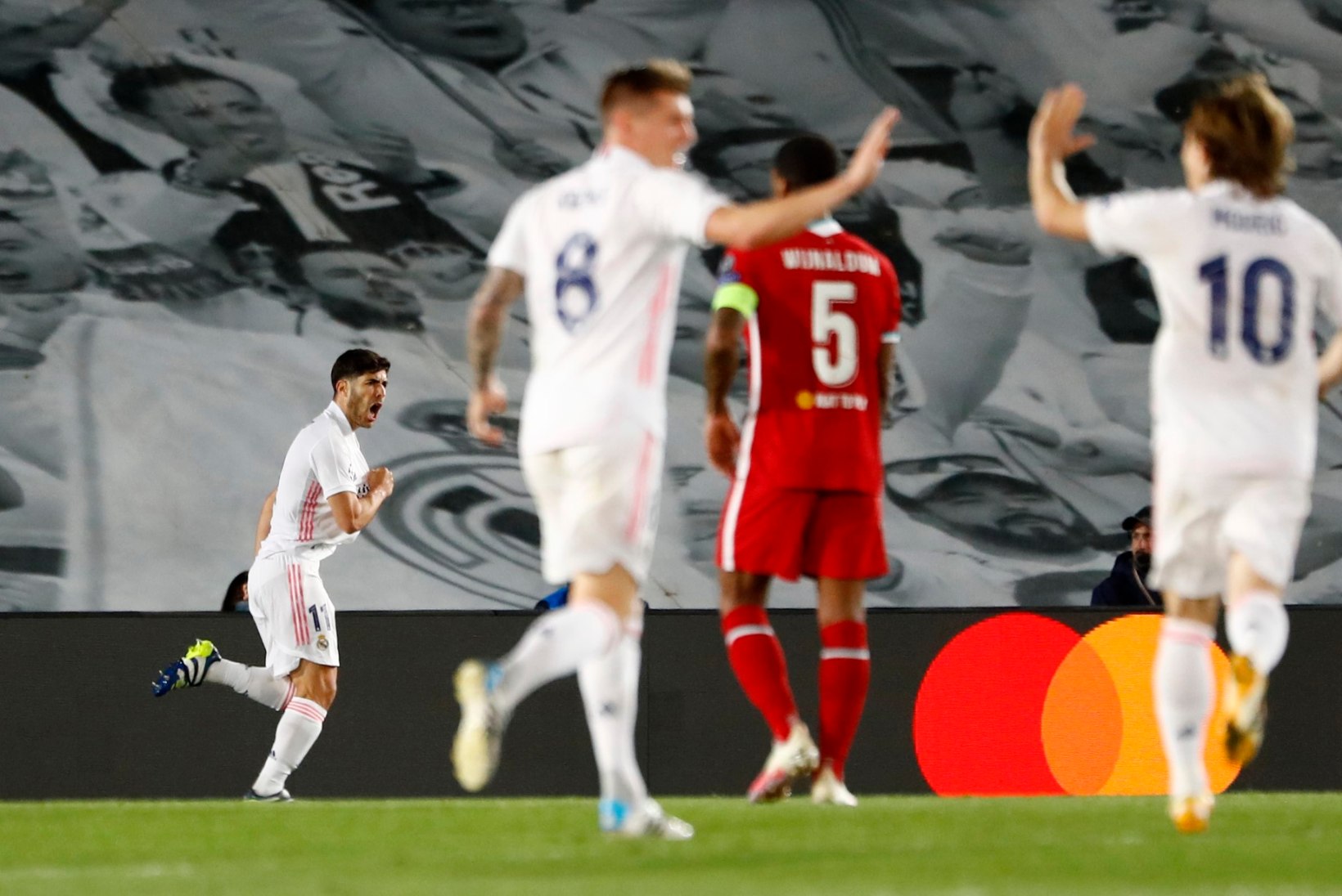 GALERII | Real alistas Liverpooli, City teenis hilise värava abil võidu Dortmundi üle